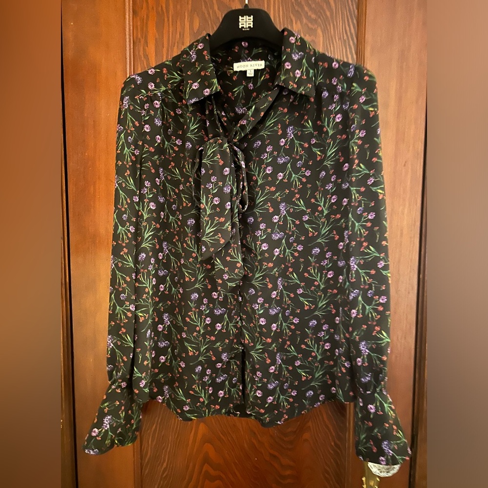 Floral Blouse with Neck Tie
